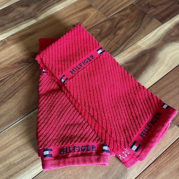 Red, white, and blue towels. Set of 16 various colors & sizes. Excellent Cond - Picture 5 of 6